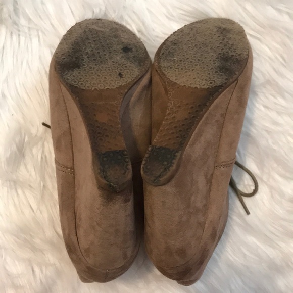 Bella Marie tan booties size 7 - Picture 4 of 5
